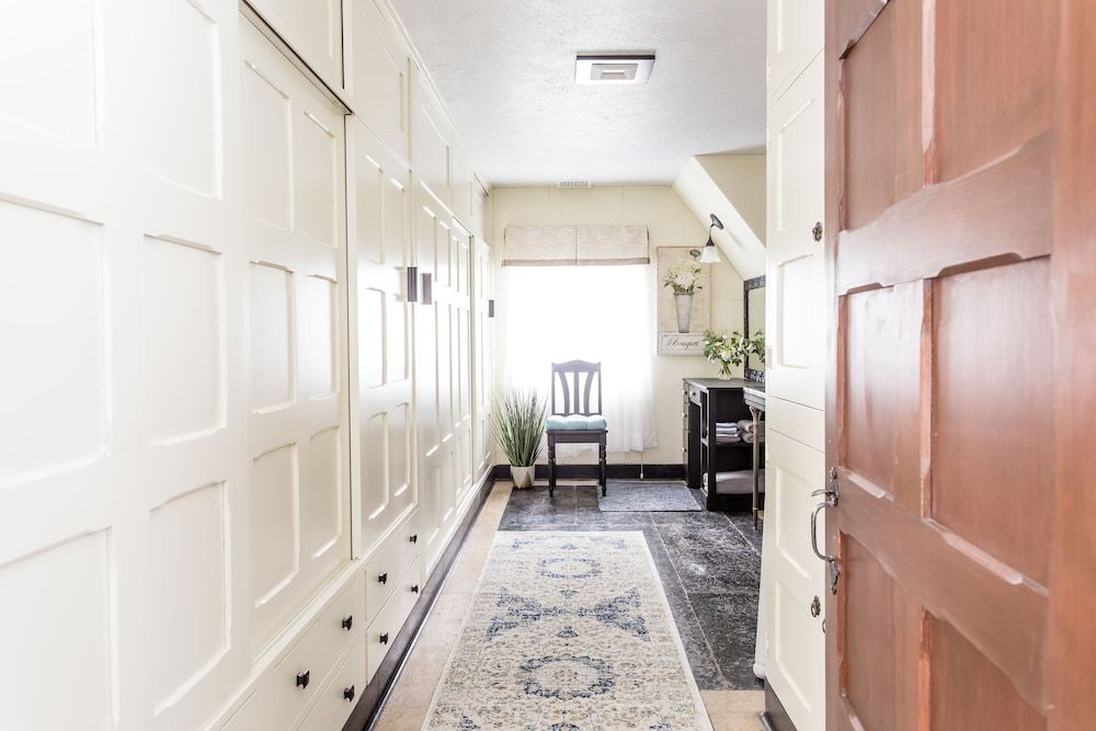 Hummingbird Estate Wine & Suites Luxury Suite, 1 King Bed, Japanese Maple Suite 8