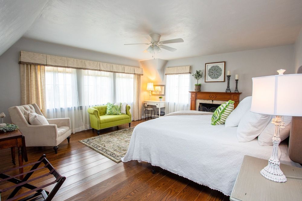 Chardonnay Room