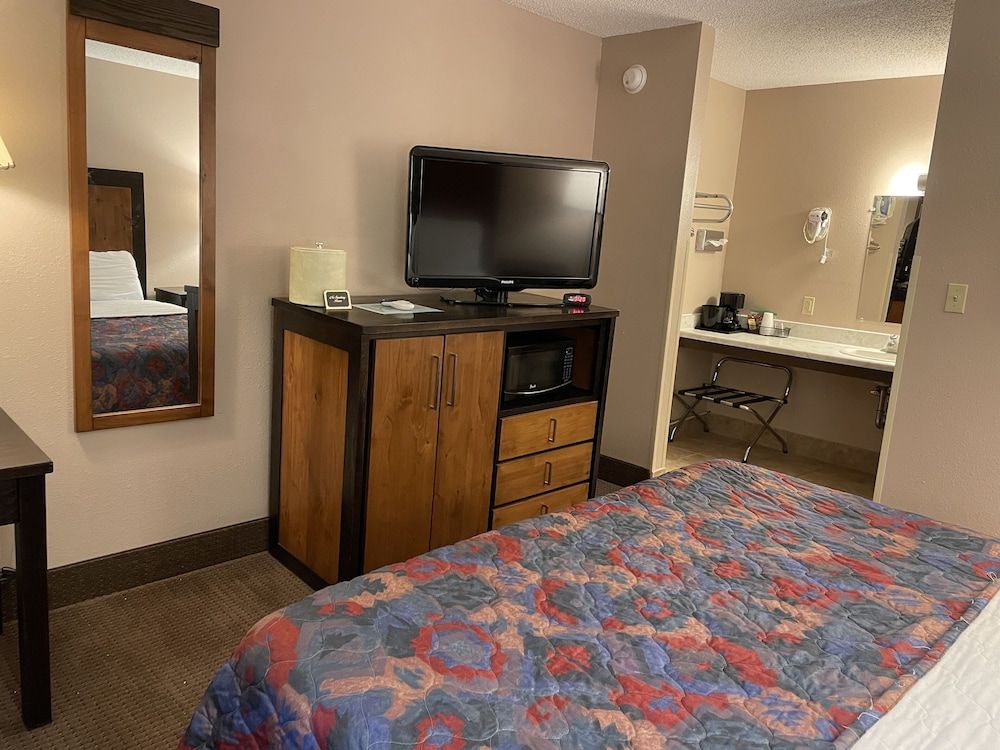 Lebo Inn Standard Single Room, 1 King Bed 2