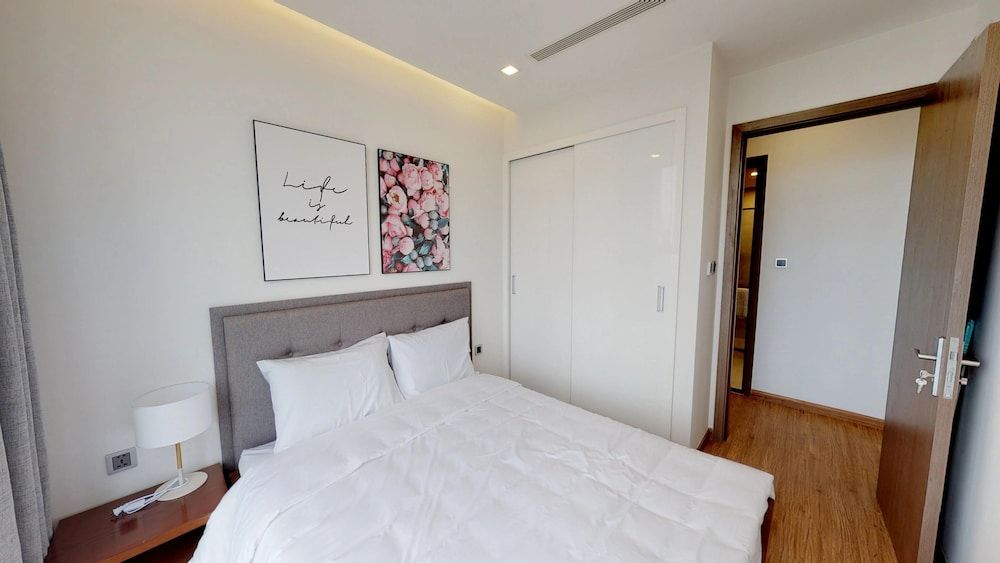 undefined Luxury Apartment in Vinhomes Metropolis 6