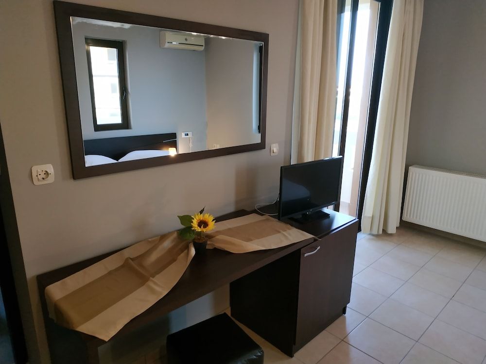 Gereoudis Village Standard Double Room, Sea View 8