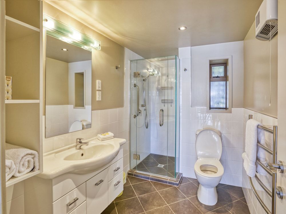 Ika Nui Taupo Deluxe Apartment, 1 Bedroom, Lake View 4