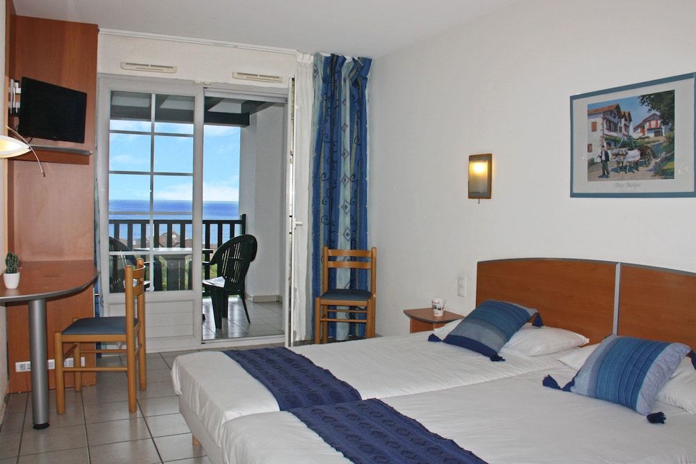 Village Vacances Azureva Hendaye Room, 2 Bedrooms, Connecting Rooms, Ocean View
