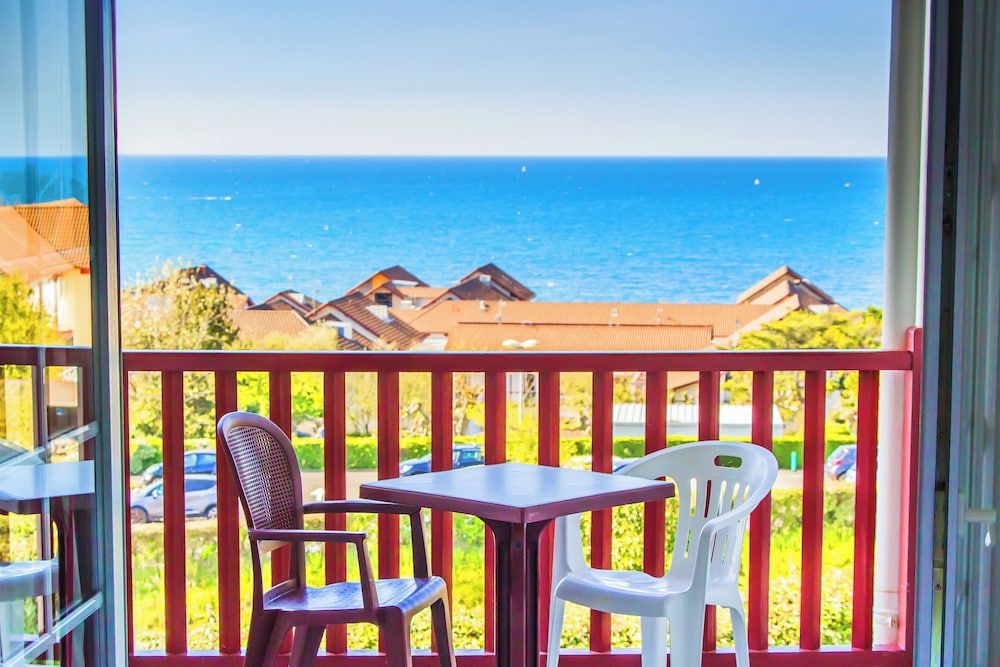 Village Vacances Azureva Hendaye Room, 2 Bedrooms, Connecting Rooms, Ocean View 4