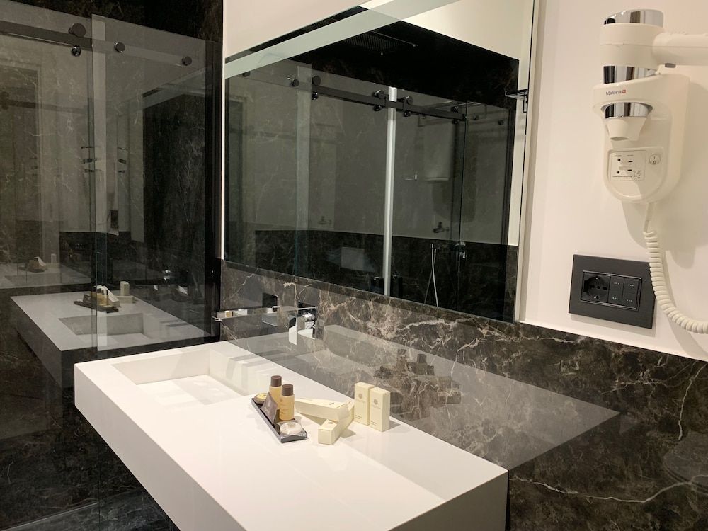 Thalya Luxury Rooms Deluxe Double or Twin Room, Balcony (103) 9