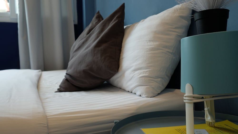 Sleep With Me Bangkok - BTS Phra Khanong Standard Double Room 3