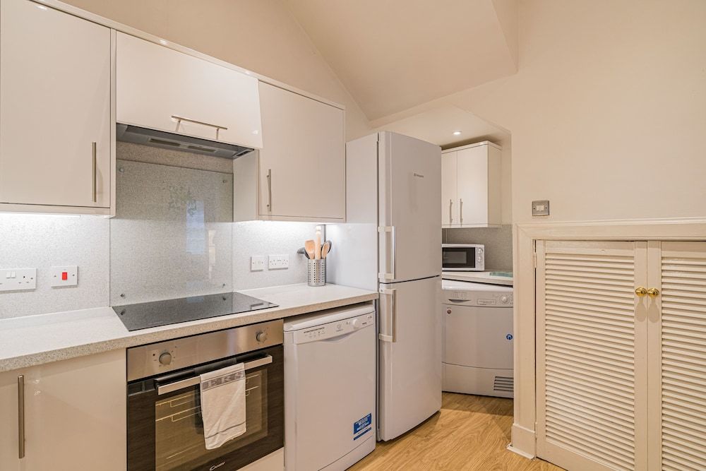 undefined 2 Bed Grassmarket Apartment 7