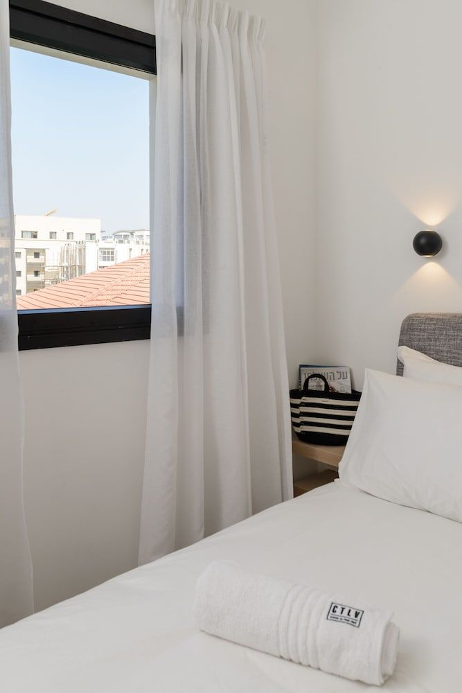 AirTLV - Rambam Residence City Apartment, 1 Bedroom, Balcony 2