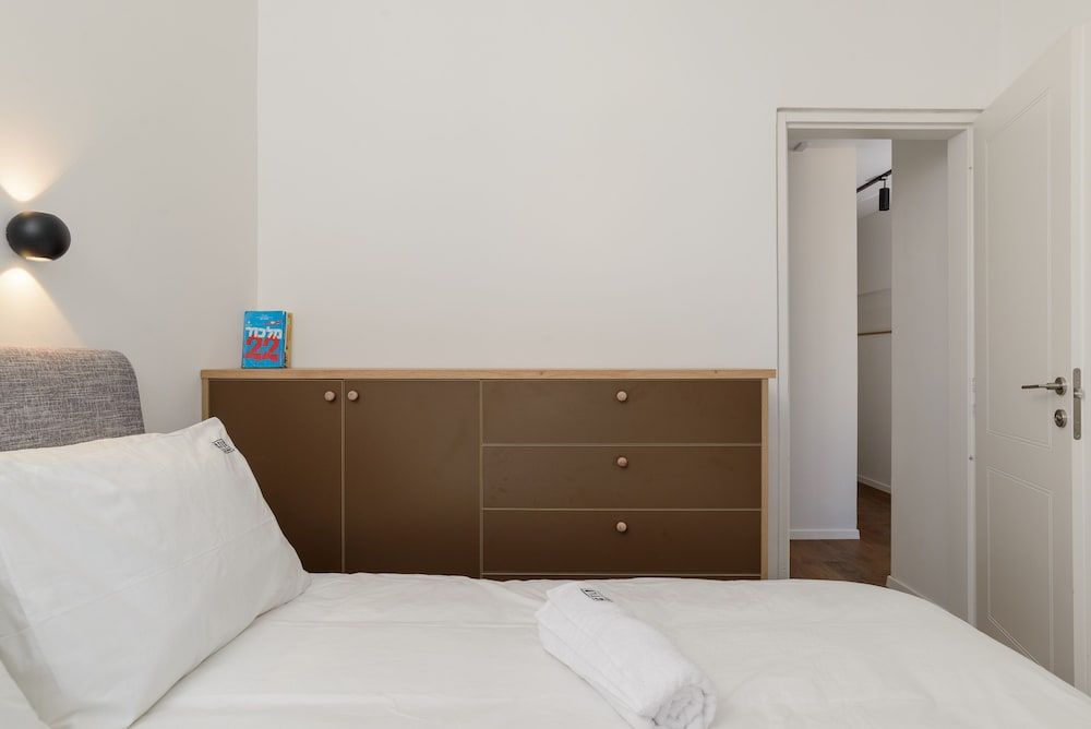 AirTLV - Rambam Residence City Apartment, 1 Bedroom, Balcony 3