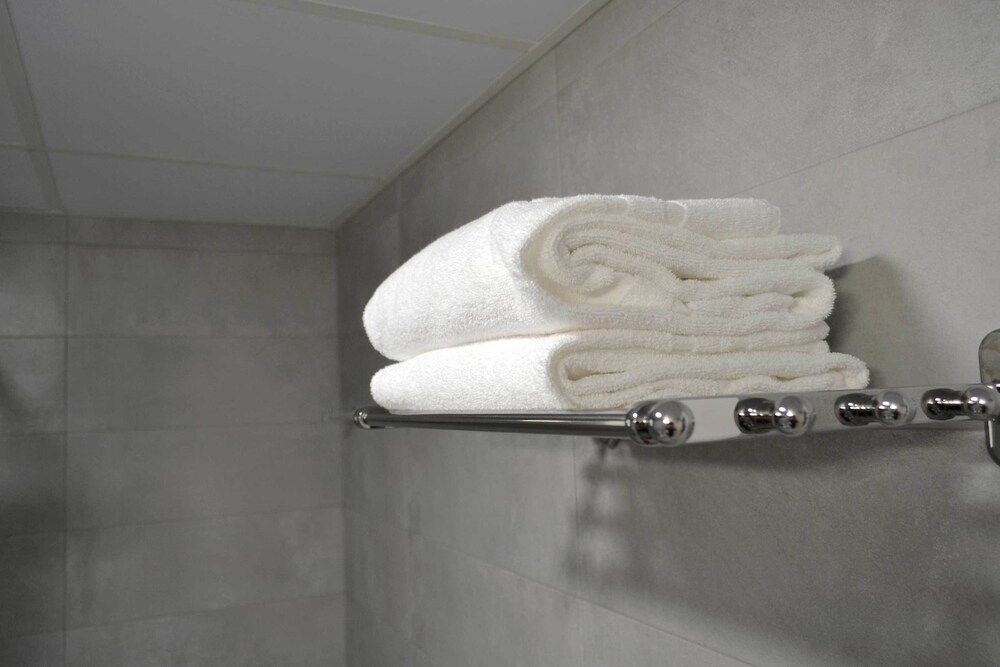 Hotel Alda Estación Pontevedra Economy Twin Room 3