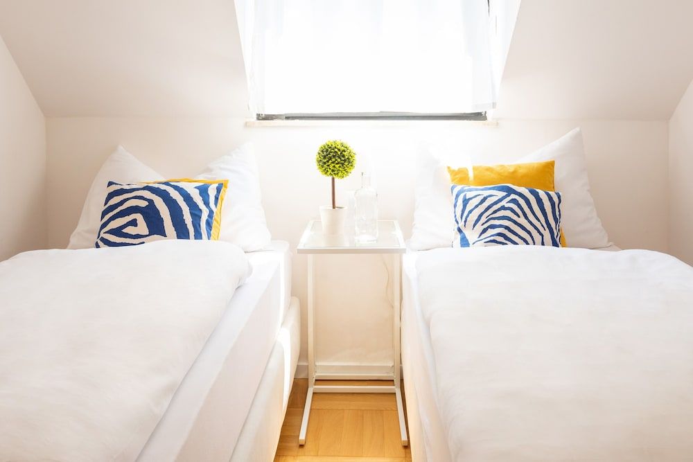 undefined Cozy and Bright Duplex Near City Center 7