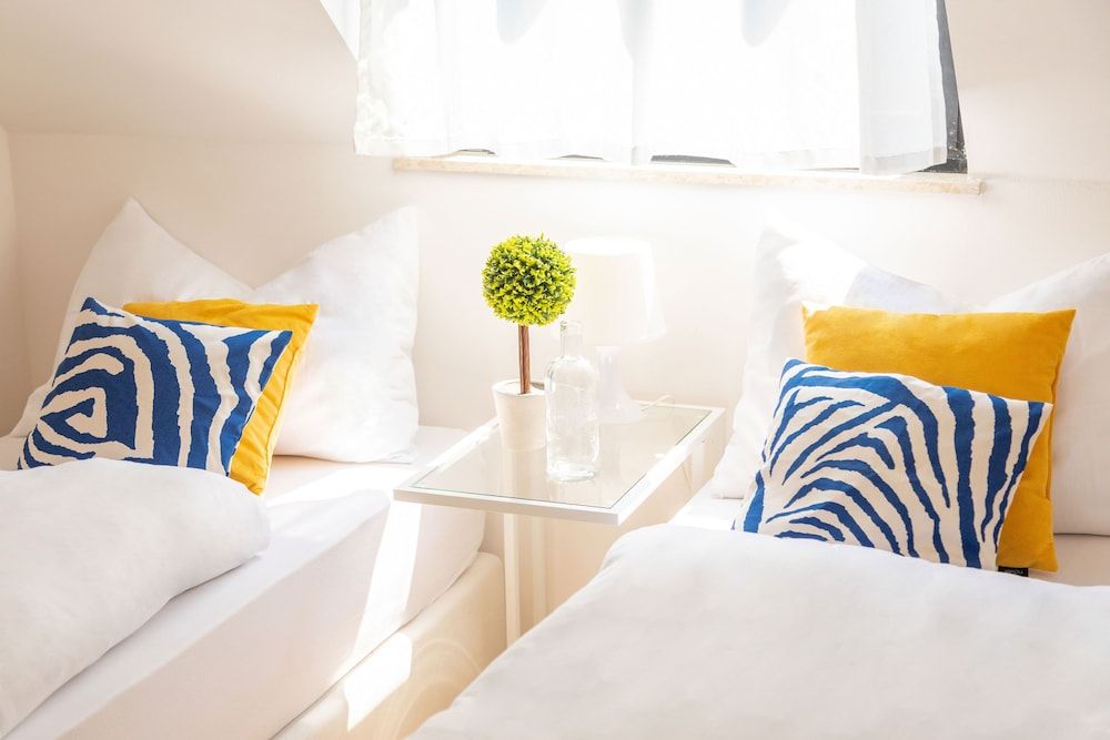 undefined Cozy and Bright Duplex Near City Center 4