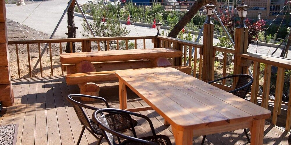 SSE Log Town 6 Person Suite House 7