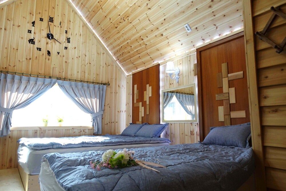 SSE Log Town 4 Person House B 2