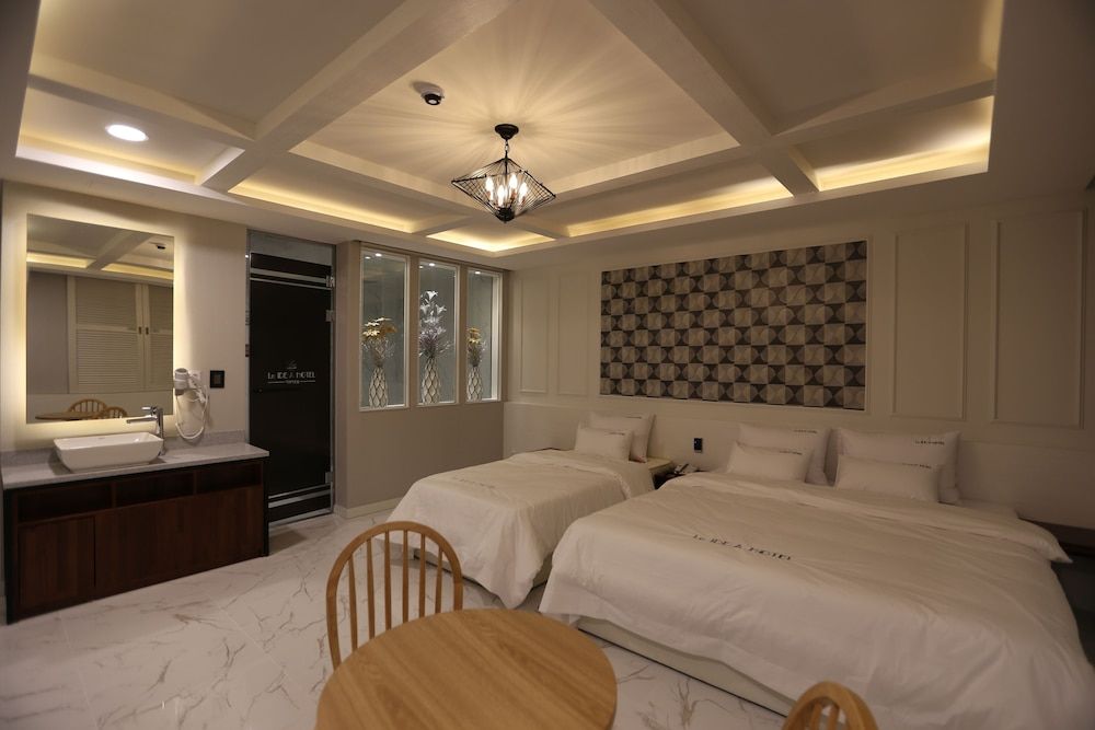 Idea Hotel Twin Room 3