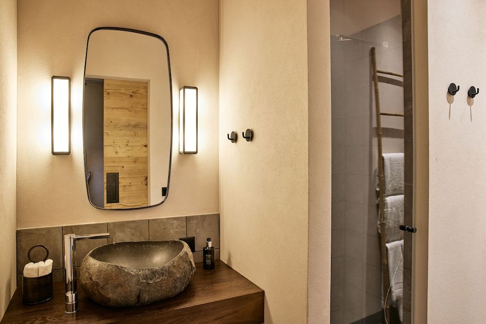 Superior Double Room, 1 King Bed, Lake View