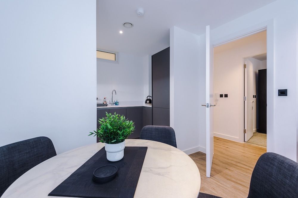 Hilltop Serviced Apartments - Piccadilly Deluxe Apartment, 2 Bedrooms, Balcony 22
