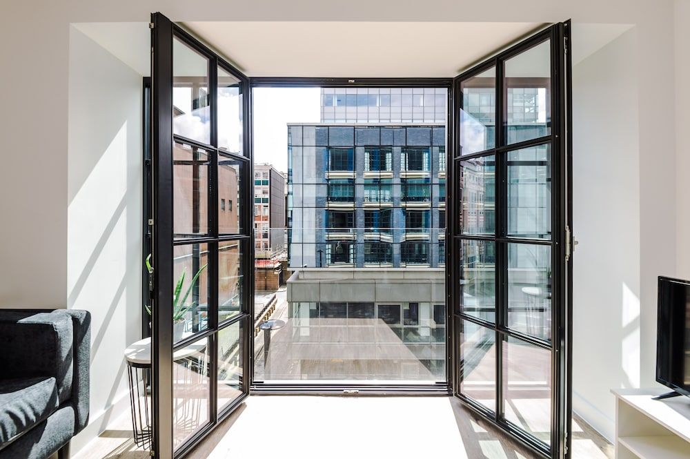 Hilltop Serviced Apartments - Piccadilly Premium Apartment, 1 Double Bed 7