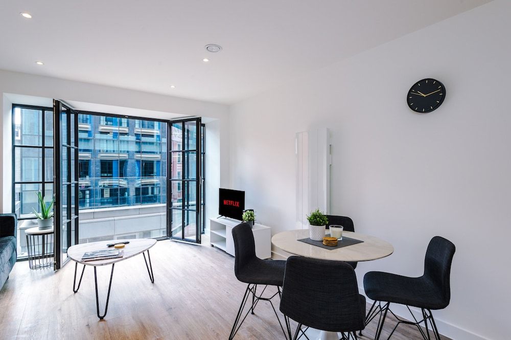 Hilltop Serviced Apartments - Piccadilly Premium Apartment, 1 Double Bed 22