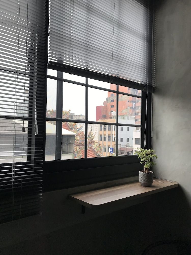 the Retro Tai-Pan Comfort Double Room 5