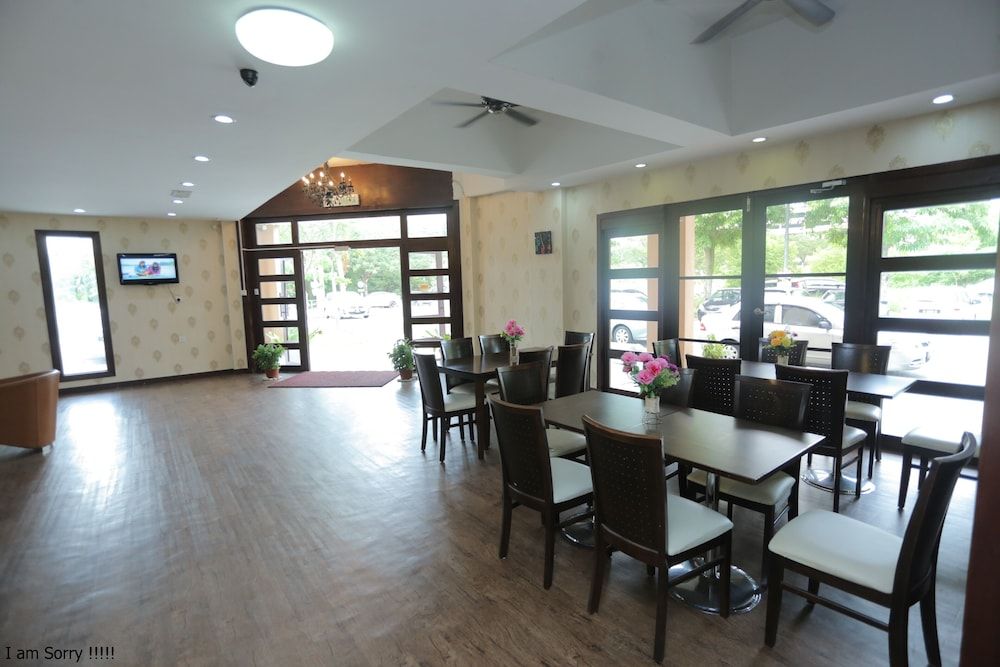 undefined JAM Hotel near ERL Salak Tinggi Sepang 9