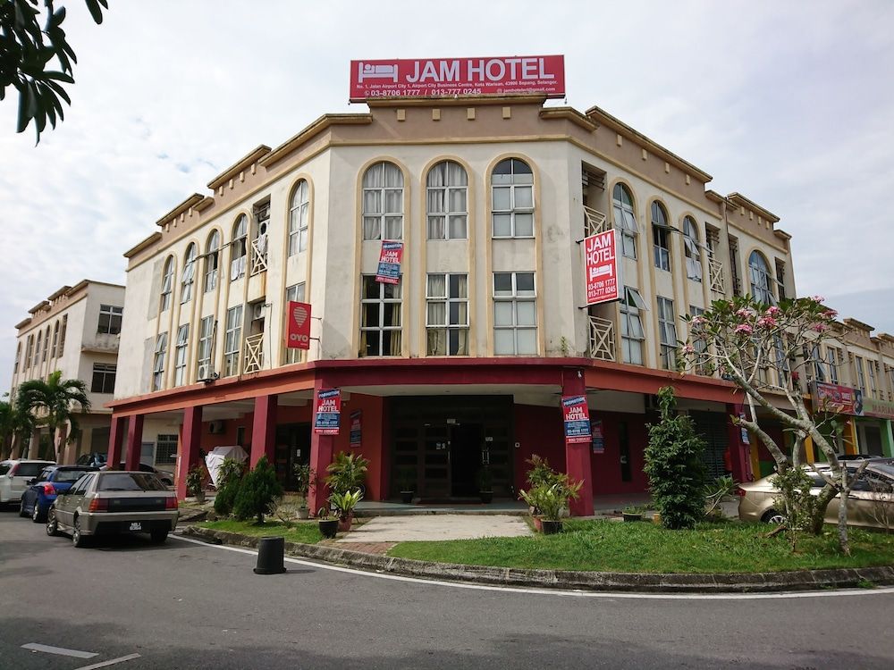 undefined JAM Hotel near ERL Salak Tinggi Sepang 5