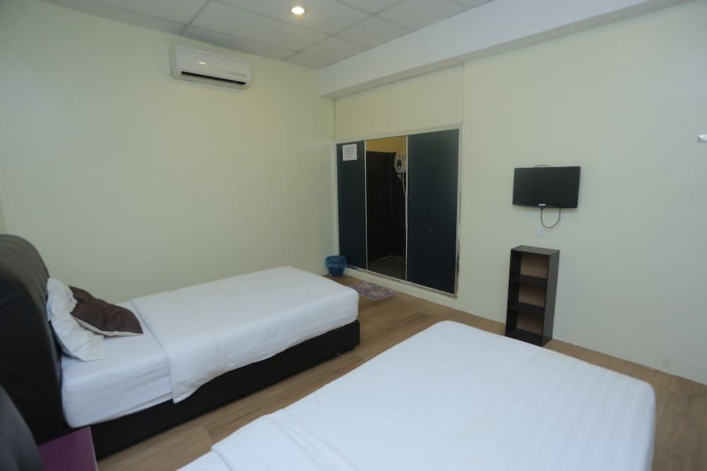 JAM Hotel near ERL Salak Tinggi Sepang Budget Twin Room 2