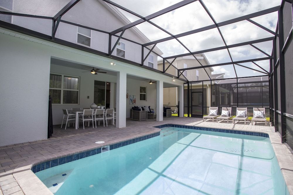 undefined Super Luxury Home With Cinema and Game Room Near Disney 2