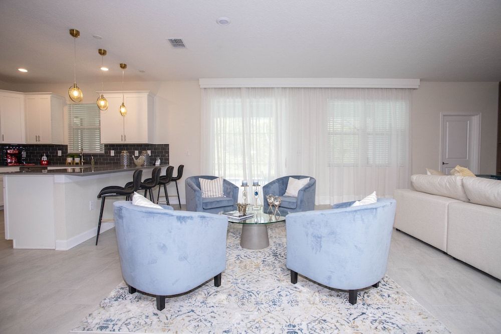 undefined Super Luxury Home With Cinema and Game Room Near Disney 9