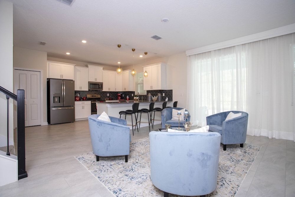 undefined Super Luxury Home With Cinema and Game Room Near Disney 8