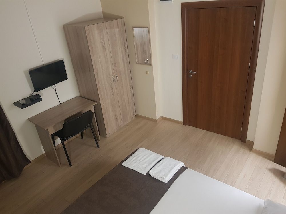 Twain Apart & Rooms Standard Room, Kind Size Bed 3