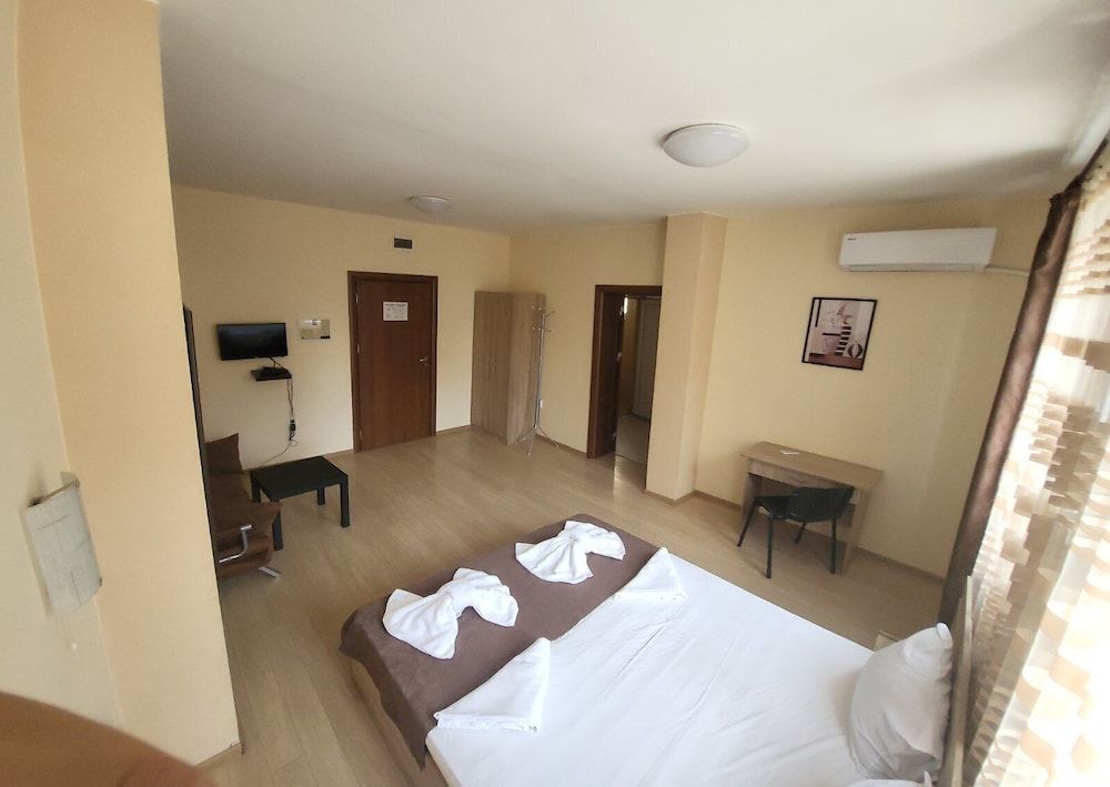 Twain Apart & Rooms Apartment (3 people) 2