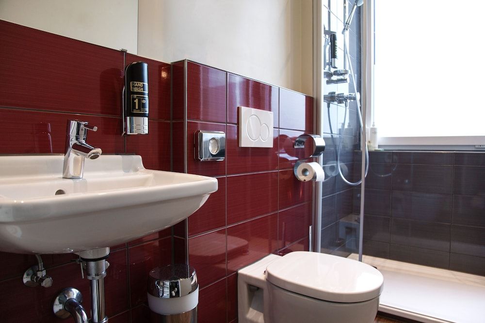 Base Apartments Medium Studio, Kitchenette - no AC 4