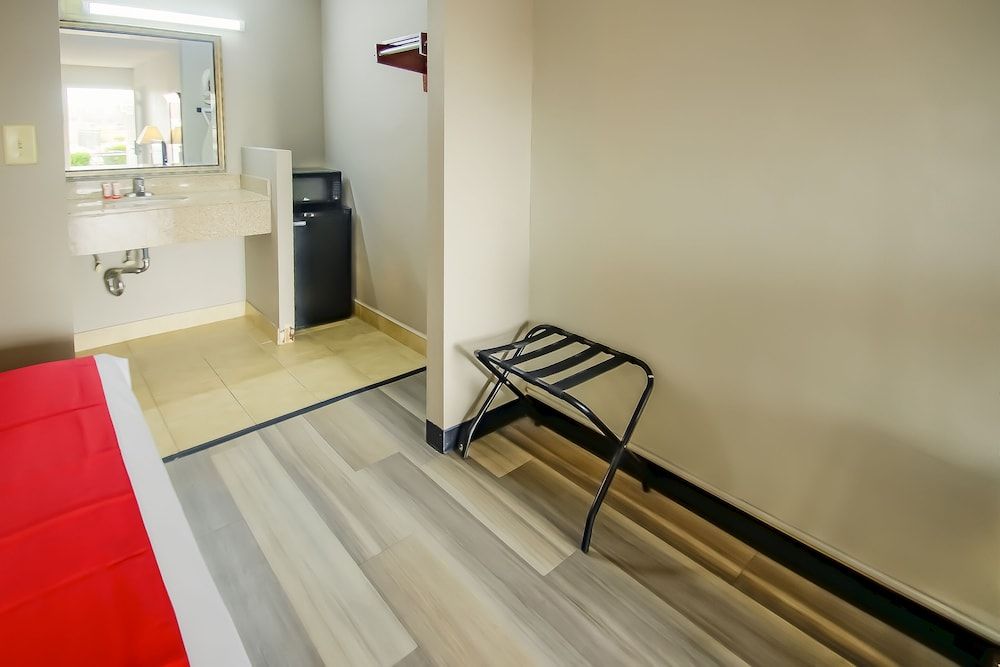 Cypress Inn & Suites Washington by OYO Room, 2 Queen Beds 8