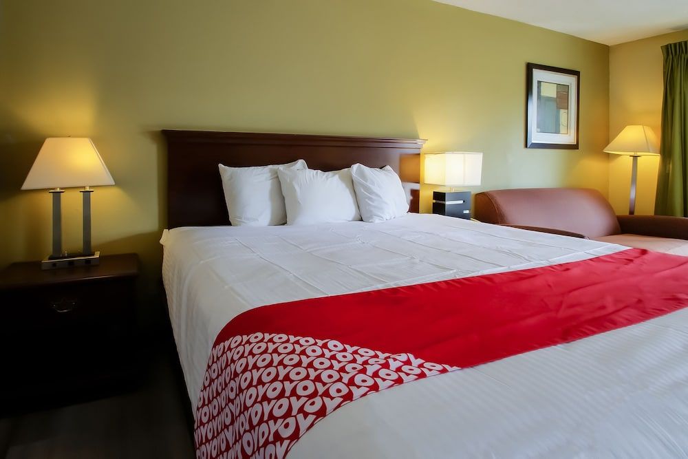 Cypress Inn & Suites Washington by OYO Room, 1 King Bed, Accessible 4