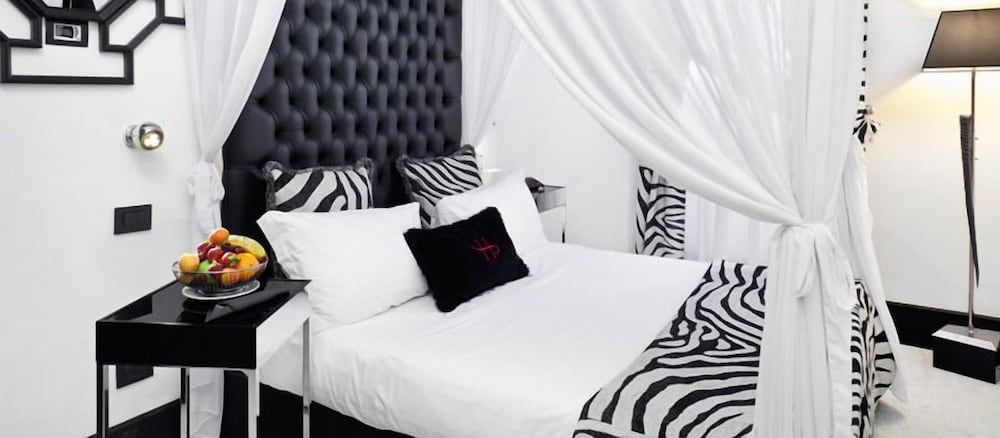 undefined LHP Suite Piazza di Spagna 4