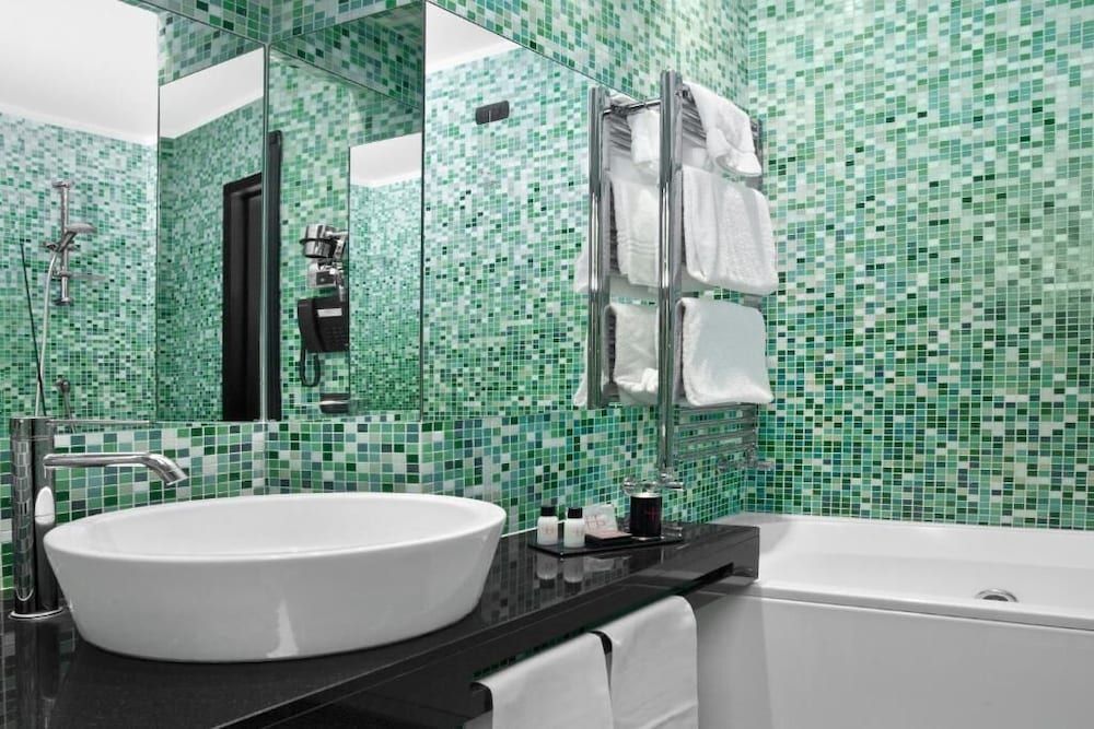 undefined LHP Suite Piazza di Spagna 7