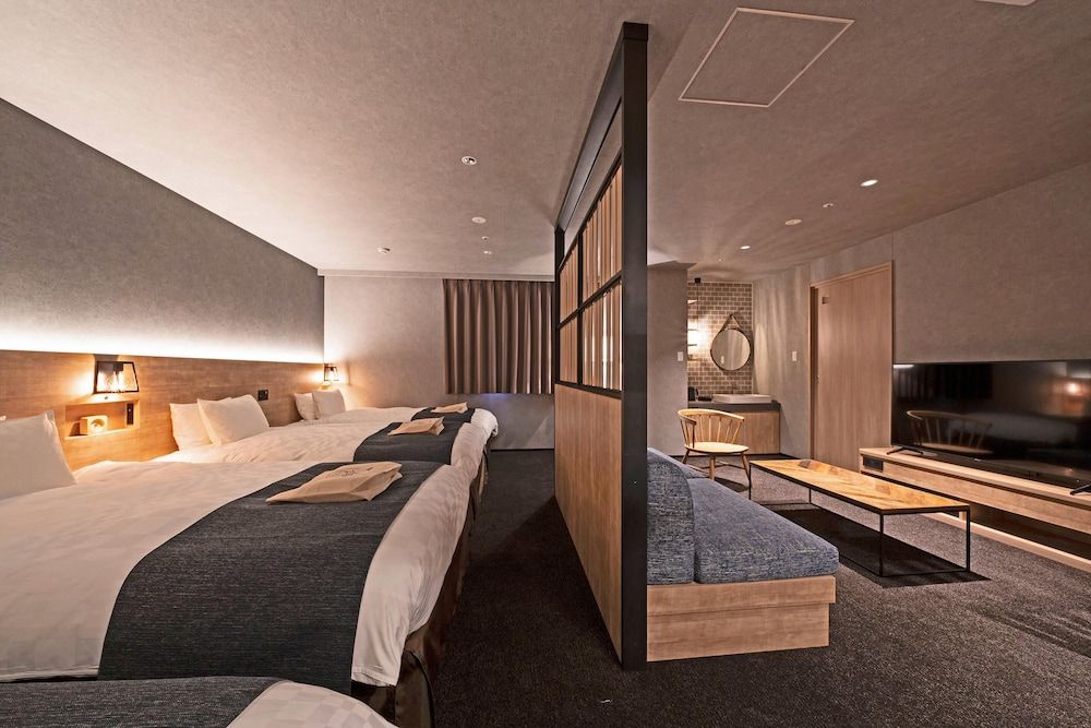 The Around Suite, Quad, Non Smoking