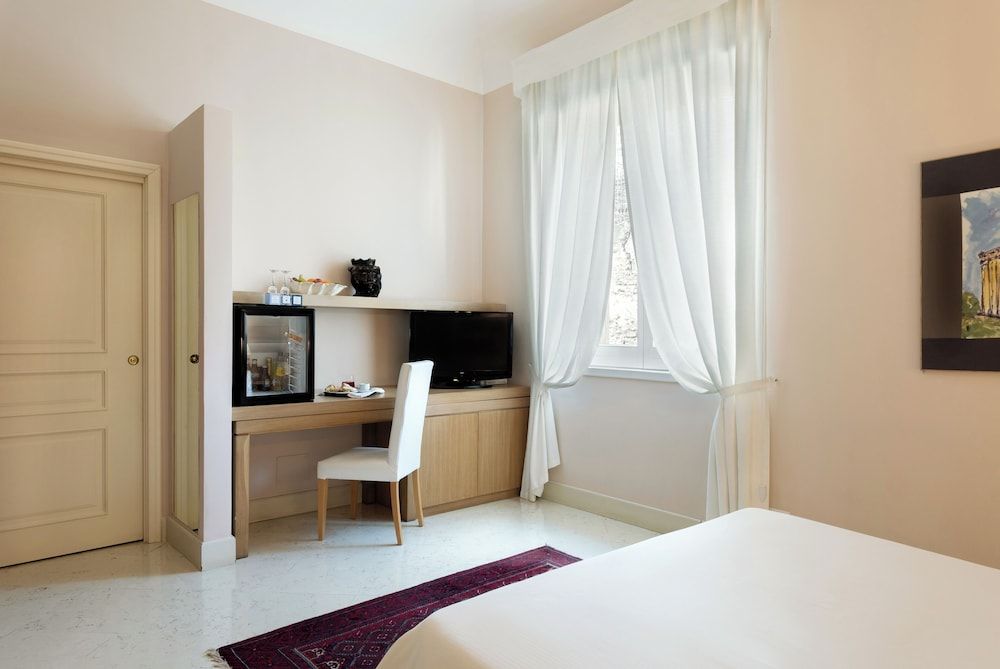 Palazzo Brunaccini Boutique Hotel Classic Room 4