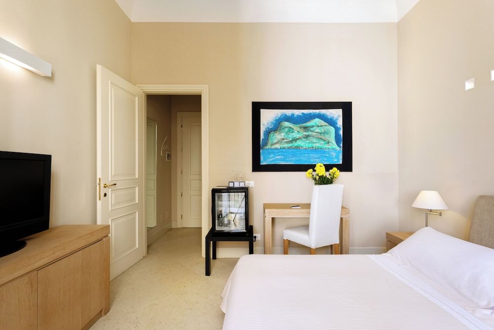 Palazzo Brunaccini Boutique Hotel Classic Room 9