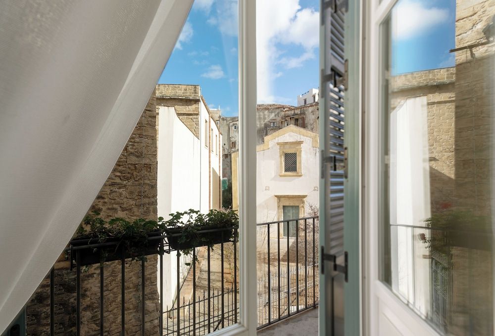 Palazzo Brunaccini Boutique Hotel Classic Room 5