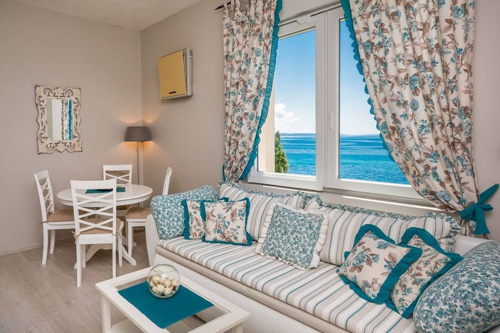 Apartments Suzy Panoramic Apartment, 1 Bedroom, Sea View 2