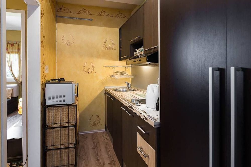 undefined Apartments Suzy 10