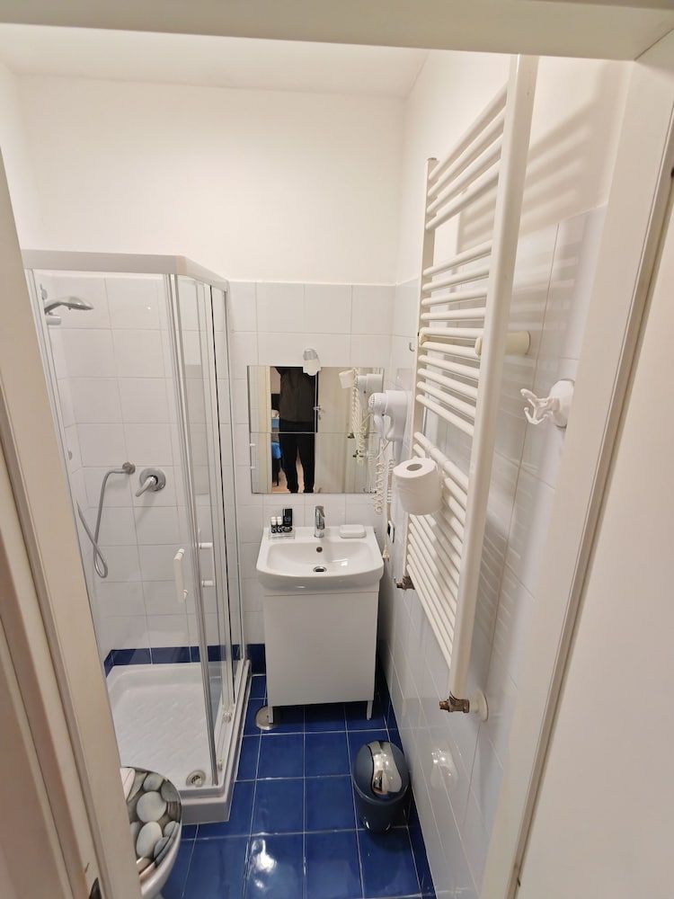 AD Trastevere Guest House Double Room (Blue) 9