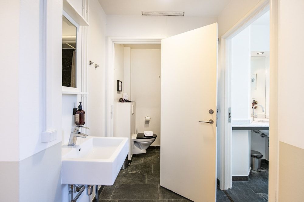 Kings Garden 1 by Daniel&Jacob’s Grand Apartment, 4 Bedrooms 17