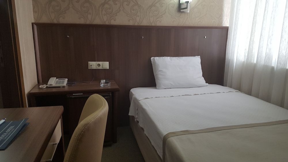 Hosta Otel Single Room