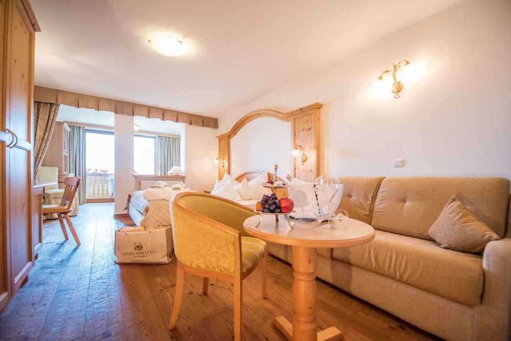Suite, Balcony