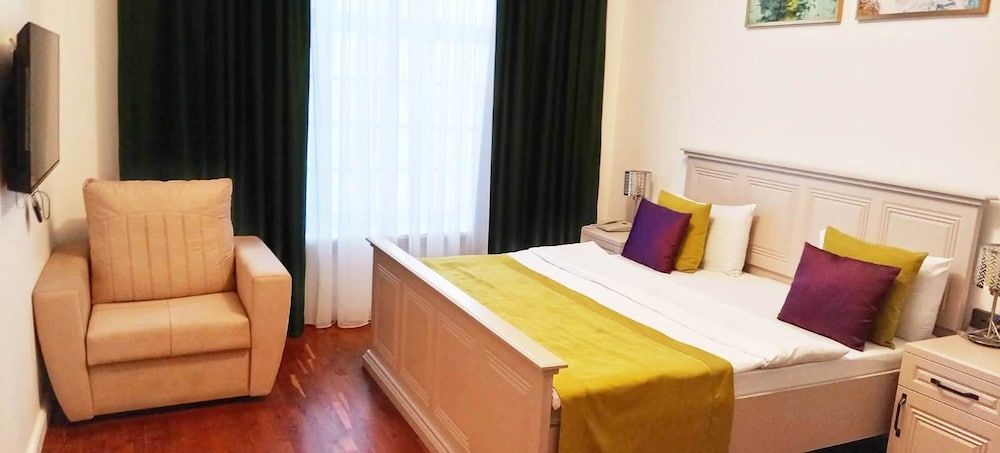 Sands of Time Classic Triple Room 11