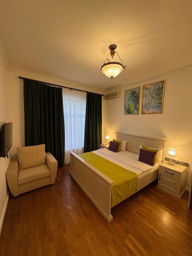 Sands of Time Classic Triple Room 7