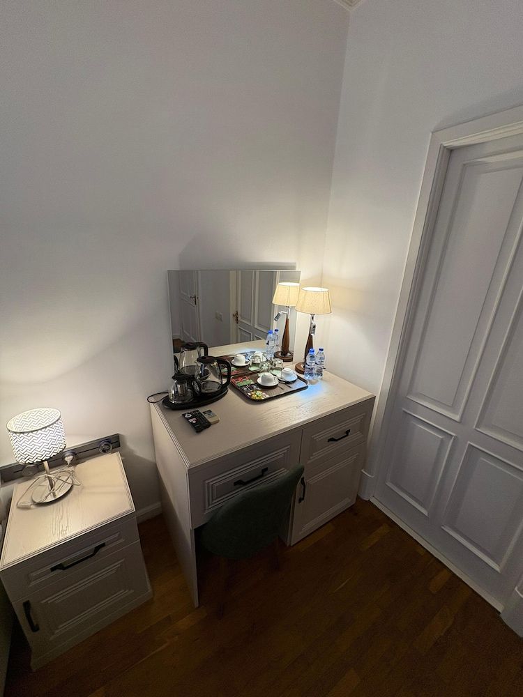 Sands of Time Classic Triple Room 19